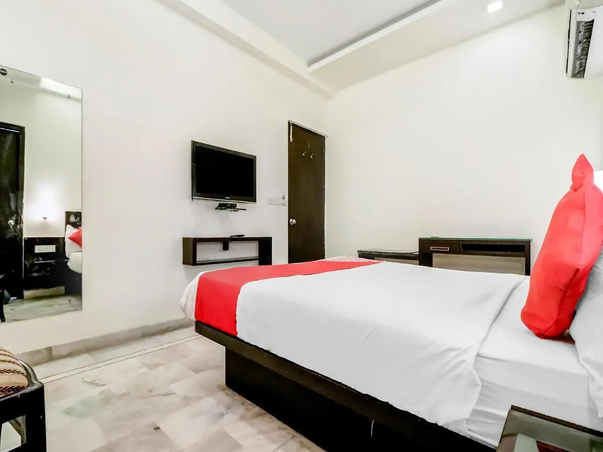 ***  Oyo 22833 Laalmati Castle Hotell Agra  Indien
