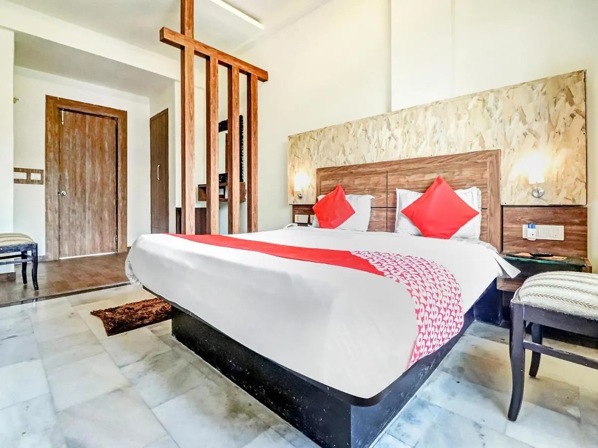 ***  Oyo 22833 Laalmati Castle Hotell Agra  Indien