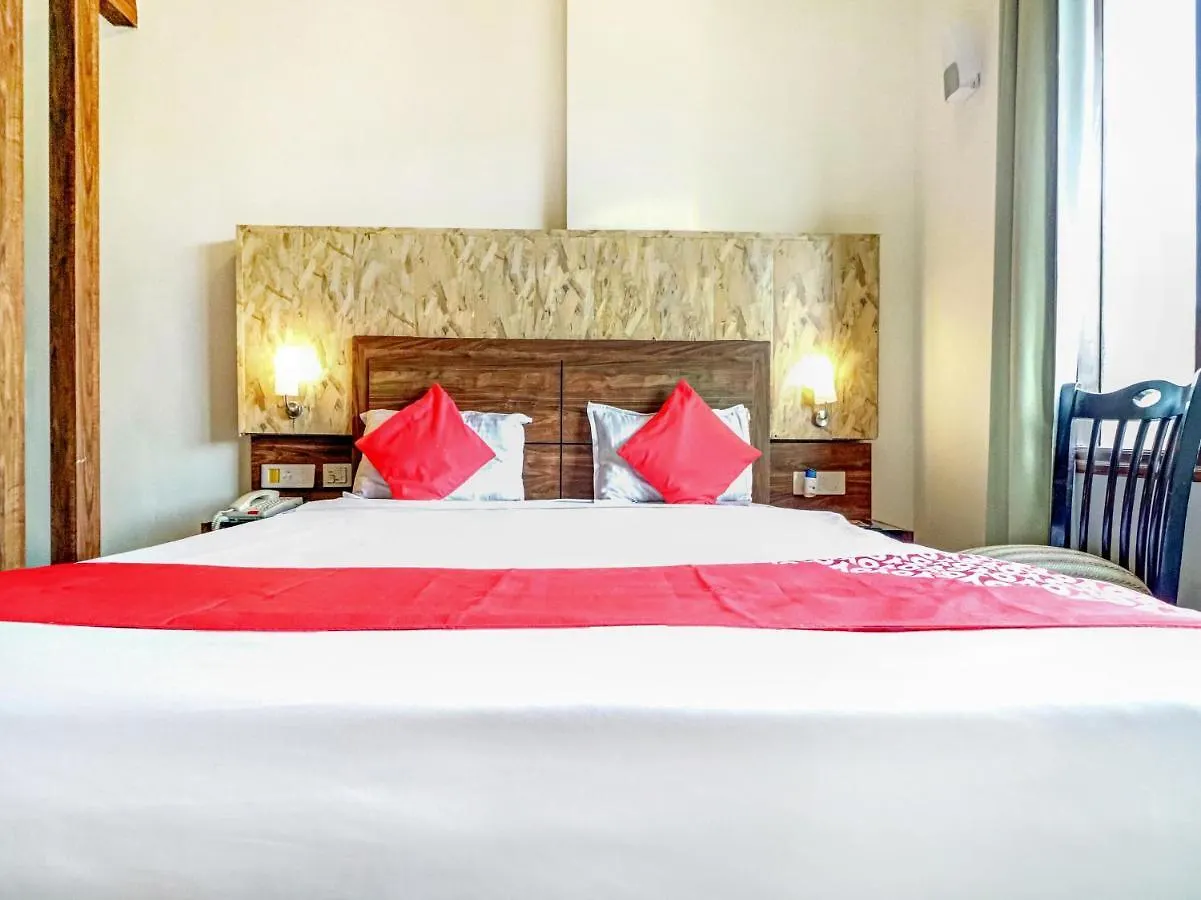 Hotel Oyo 22833 Laalmati Castle Agra